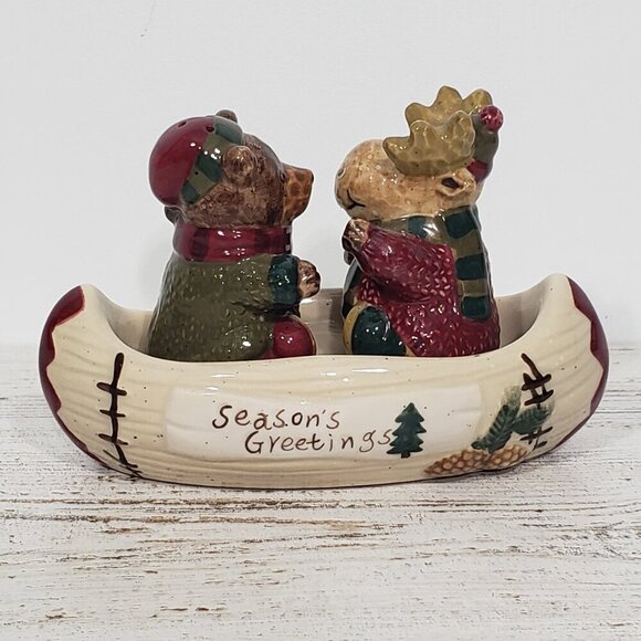 St Nicholas Square Heartland Moose & Bear in a Canoe salt and pepper shaker - Picture 1 of 5